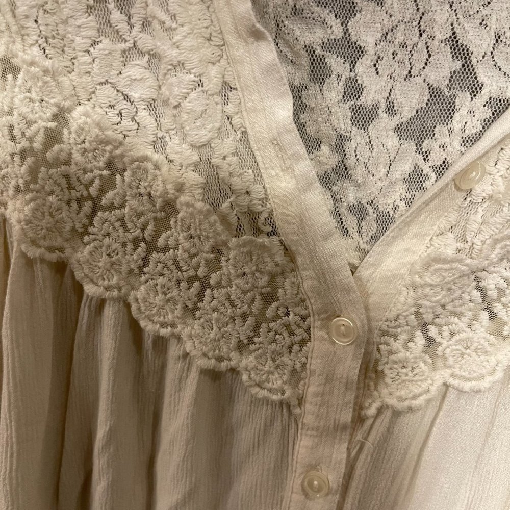 American Eagle White Lace Long Sleeve Button Up Women's Blouse - Picture 3 of 4